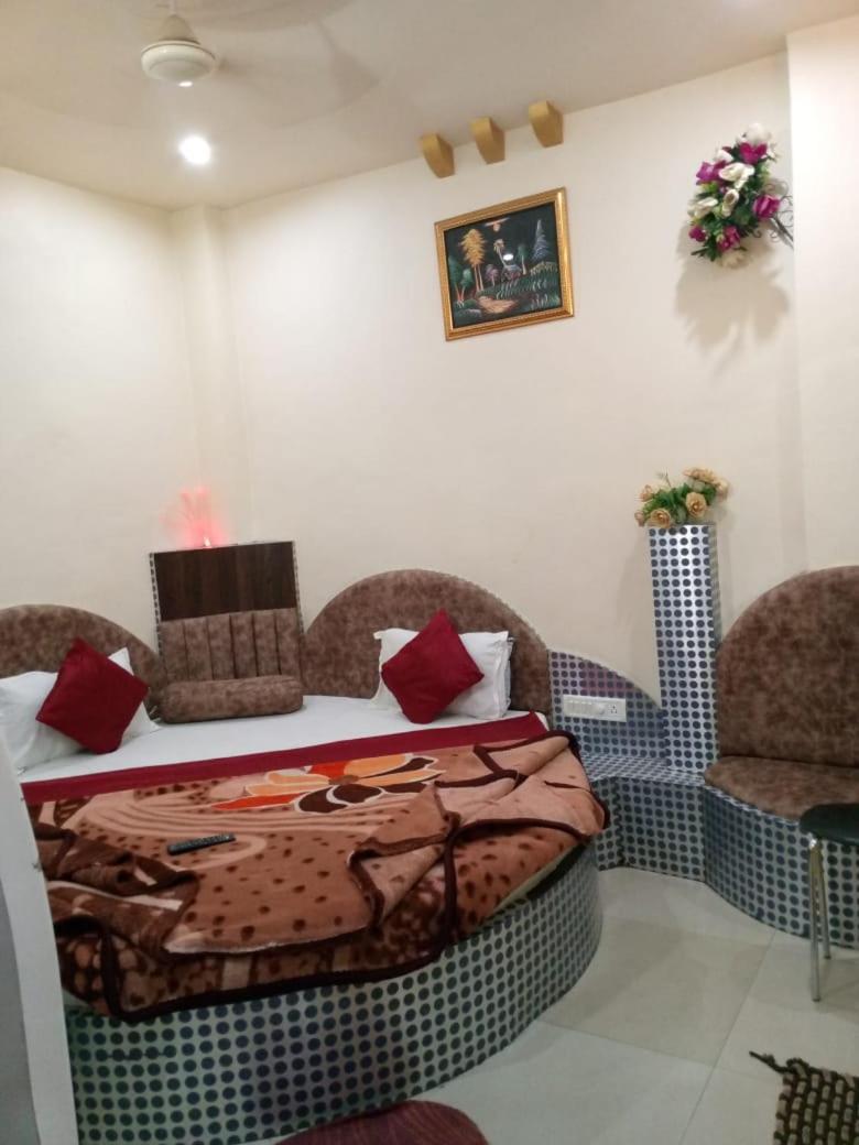 Hotel Amar Palace Pachmarhī Buitenkant foto