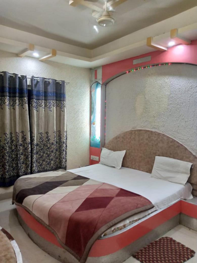 Hotel Amar Palace Pachmarhī Buitenkant foto