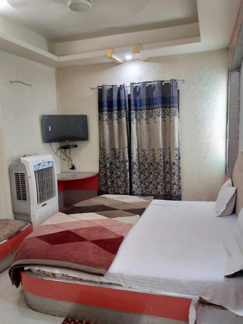 Hotel Amar Palace Pachmarhī Buitenkant foto
