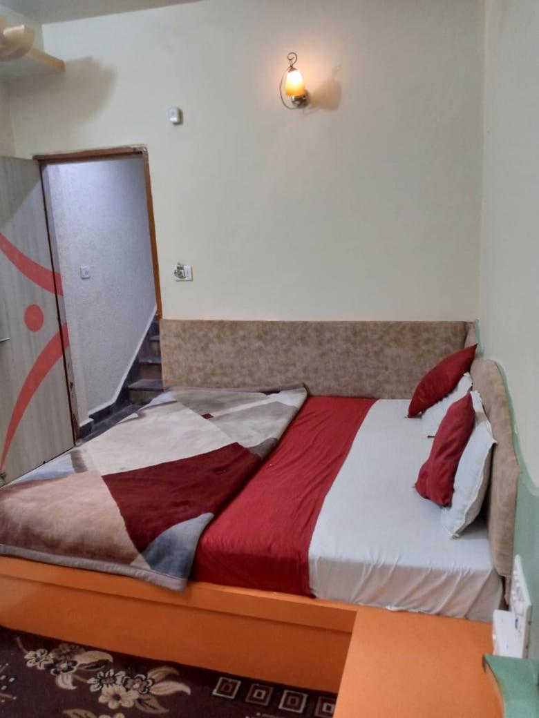 Hotel Amar Palace Pachmarhī Buitenkant foto