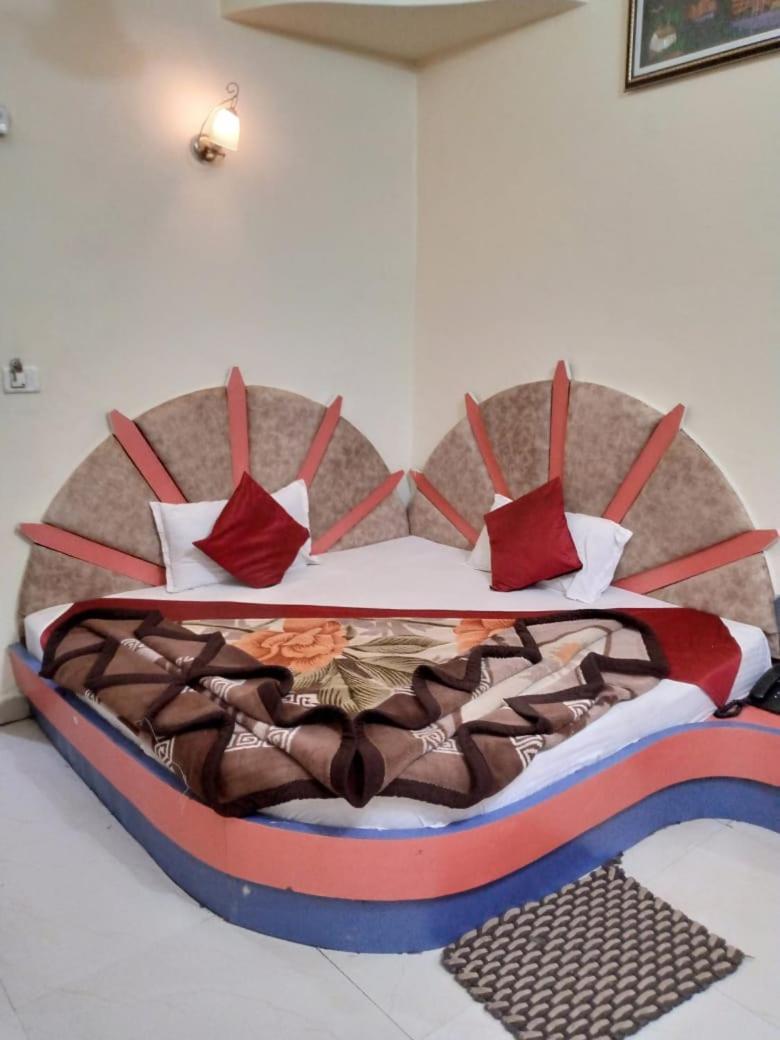 Hotel Amar Palace Pachmarhī Buitenkant foto